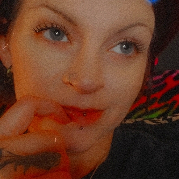 Meet your Posher, Whitney - Picture 1 of 1